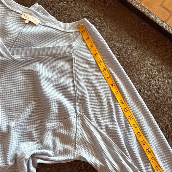 Michael Stars Blue Thermal Long Sleeve Relaxed  deep V-neck size Large - Picture 9 of 9